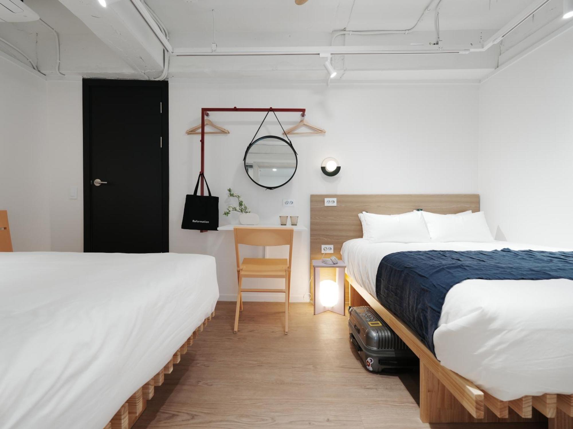 Hostel The Road Mini *