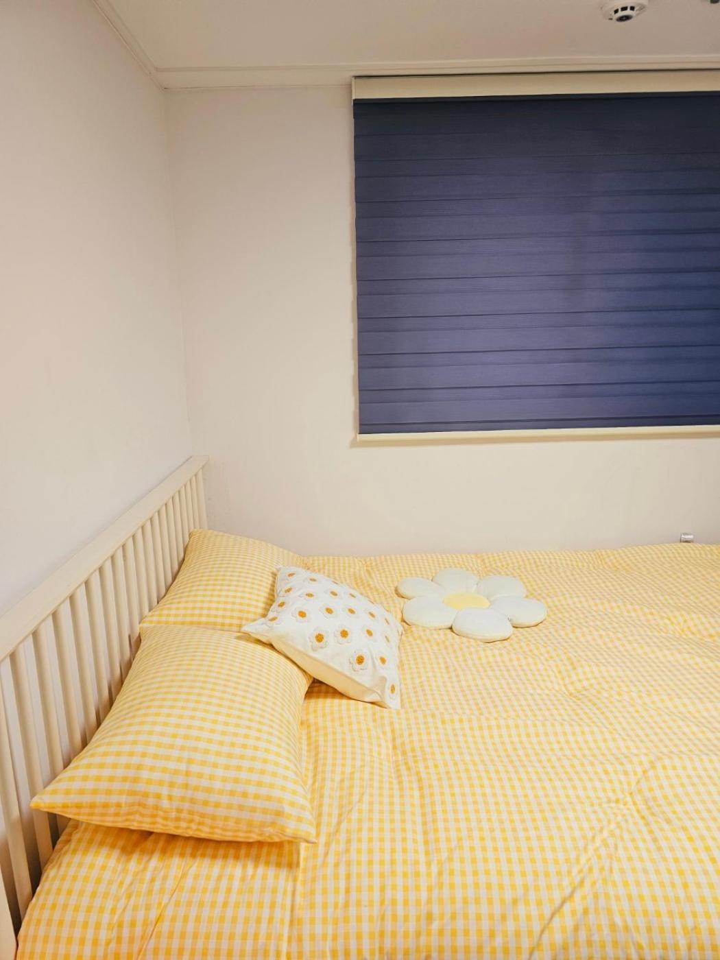Clean And Stylish Two-room Near Hwagok Station * Seoul
