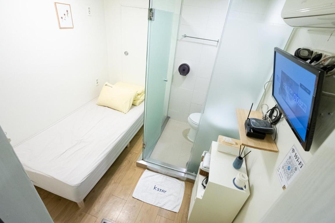 K Myeongdong First Casa de hóspedes