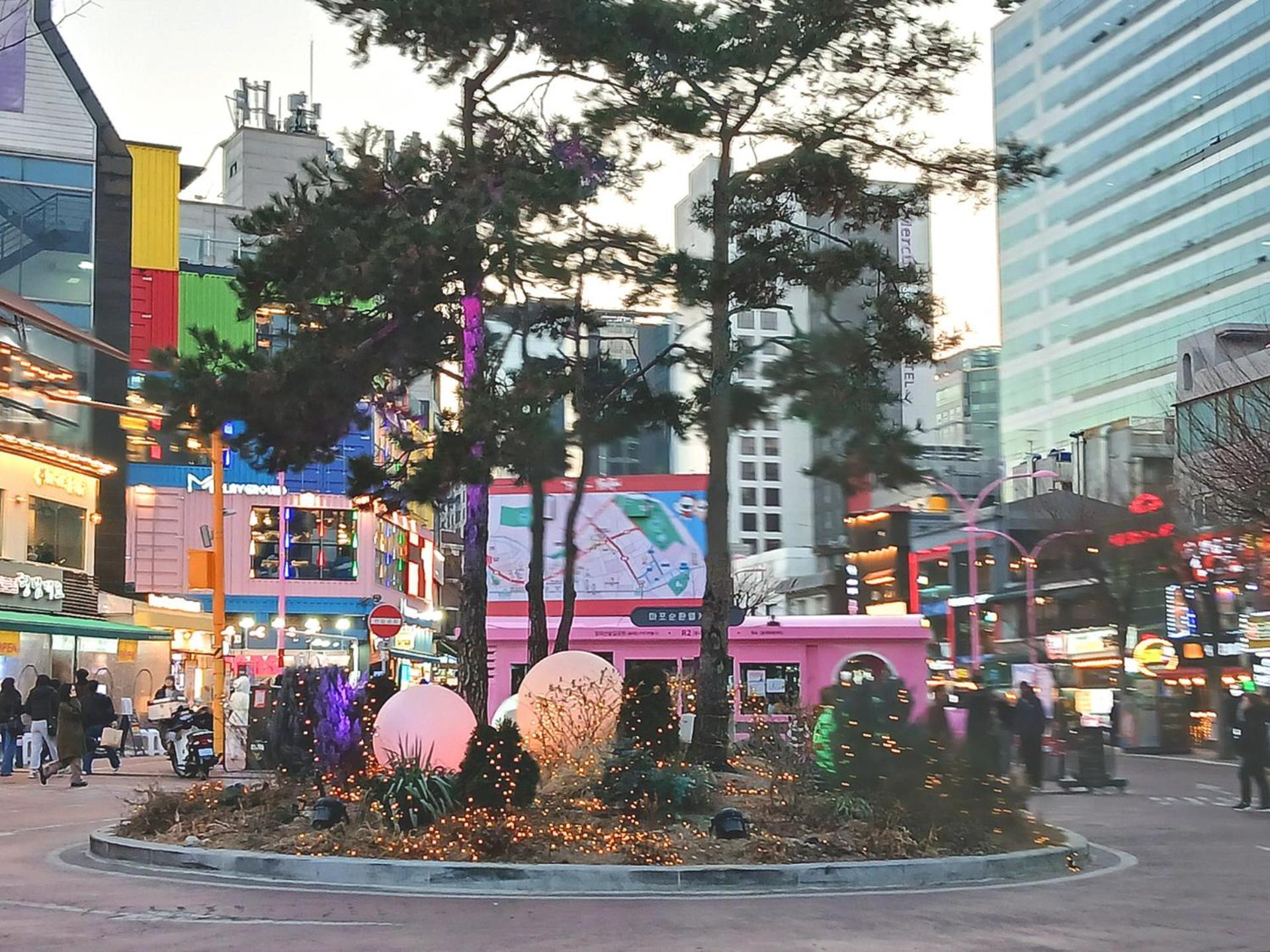 Villa Hongdae With *