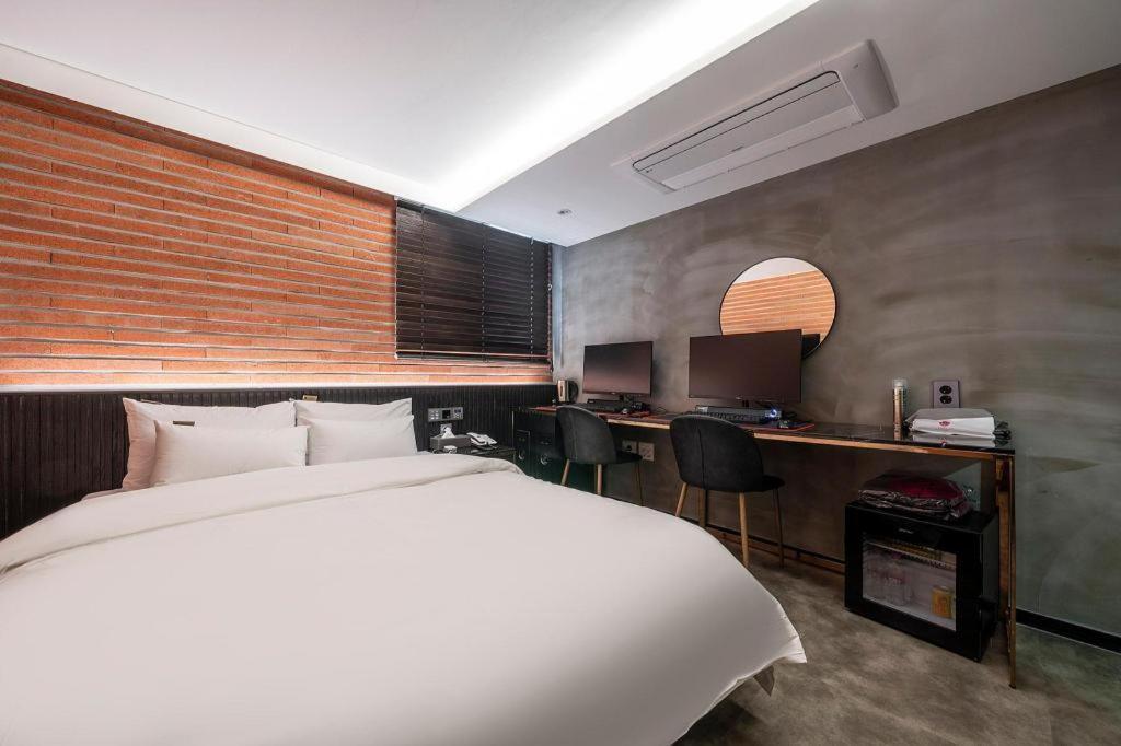 Jongro Hotel Laboum motel