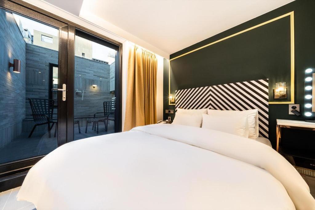 Jongro Hotel Laboum Seoul