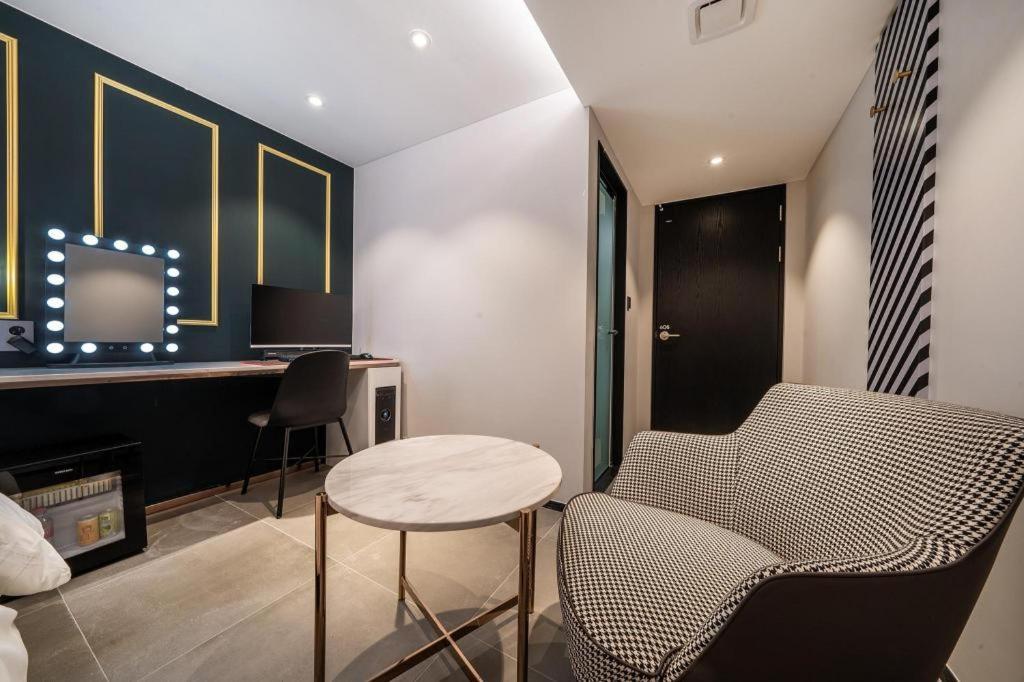 Jongro Hotel Laboum Motel 2*