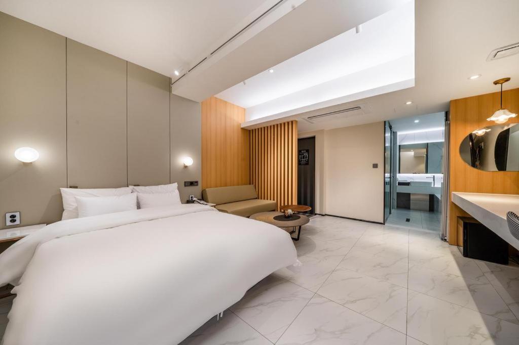 Jongro Hotel Laboum motel Seoul