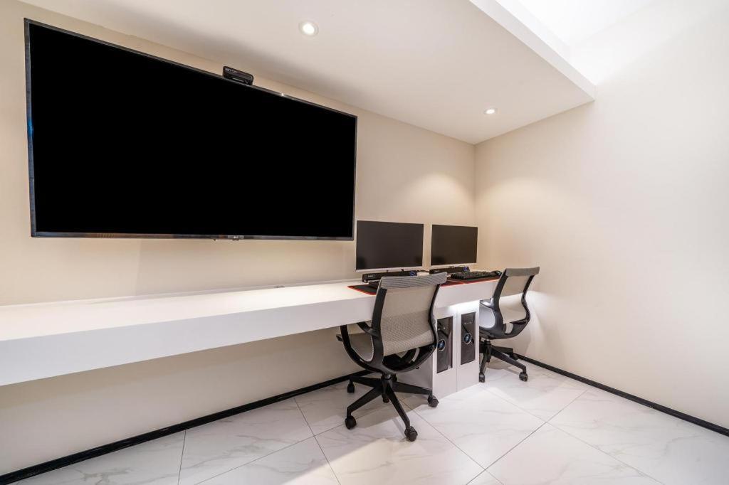 Jongro Hotel Laboum 2*