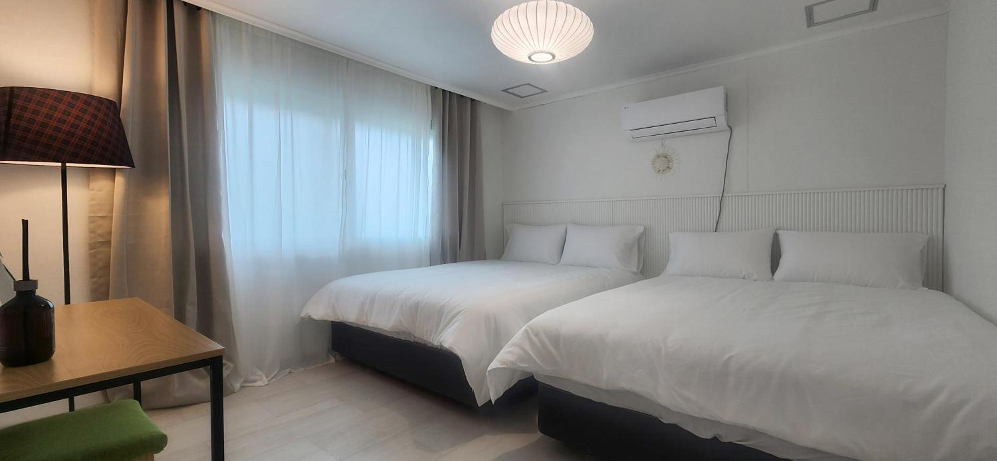 K-17 White Linen House * Seoul