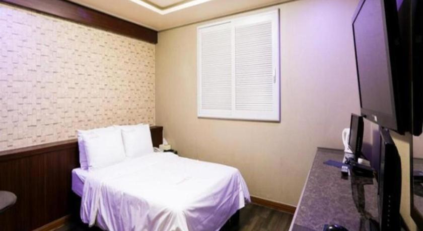 Hotel Cs 2*