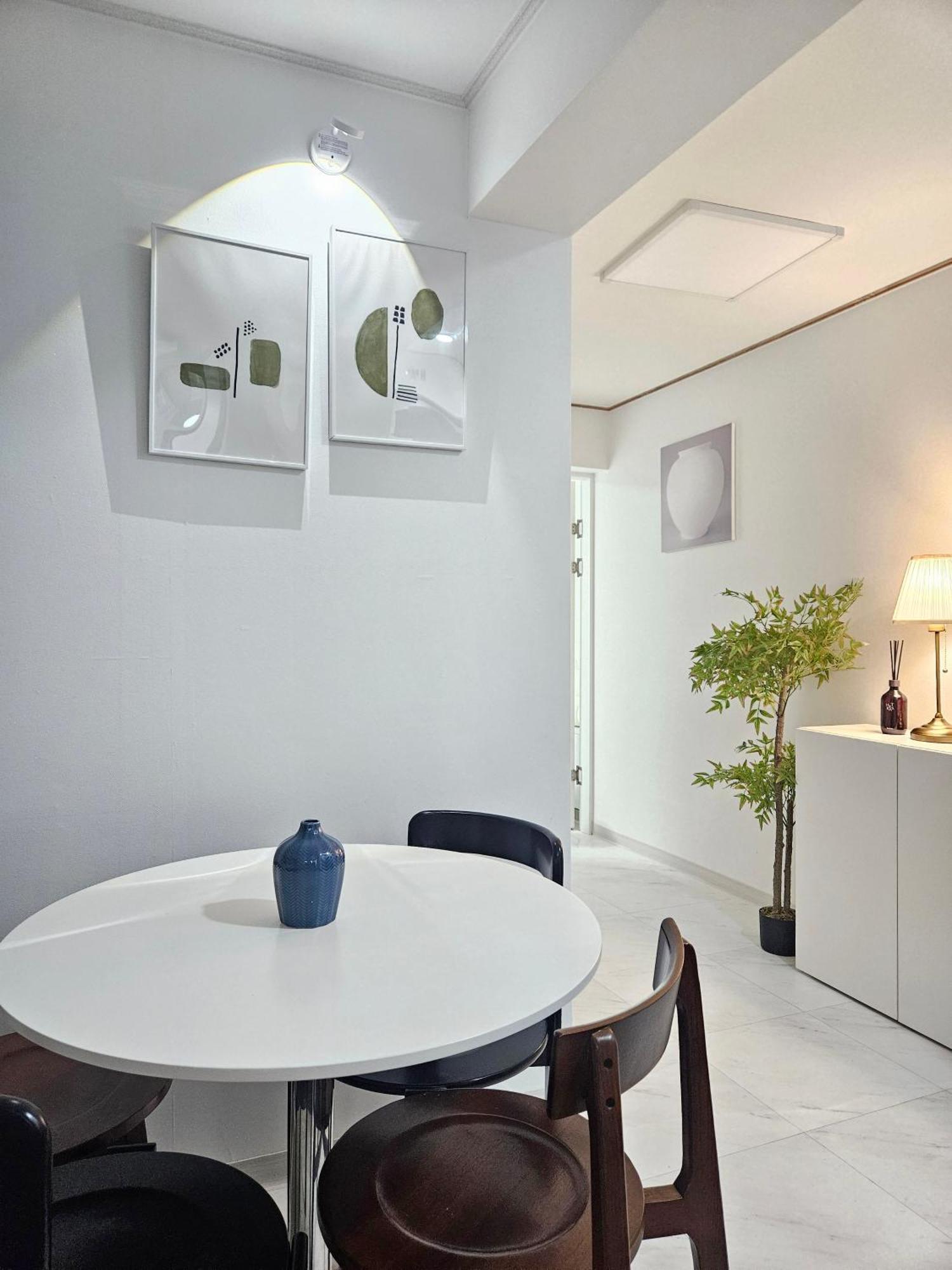 Shinhwahouse 5 Mins From Station *