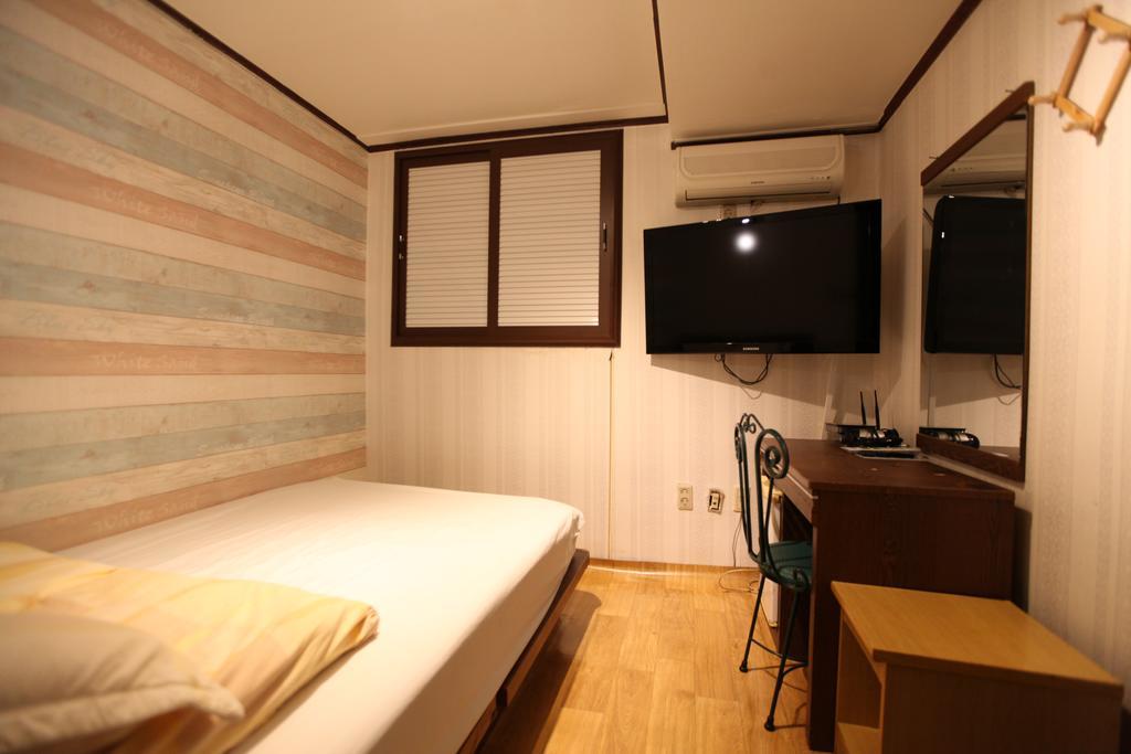 Hotel Leo Youngdeungpo 2*