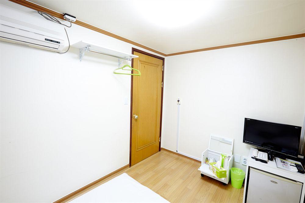 Hotel Green Tel *