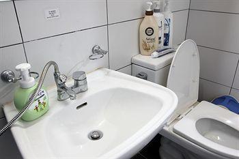 Zzzip In Hongdae Hostel Seoul