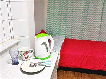 Zzzip In Hongdae Hostel *