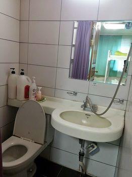 Hostel Zzzip In Hongdae *