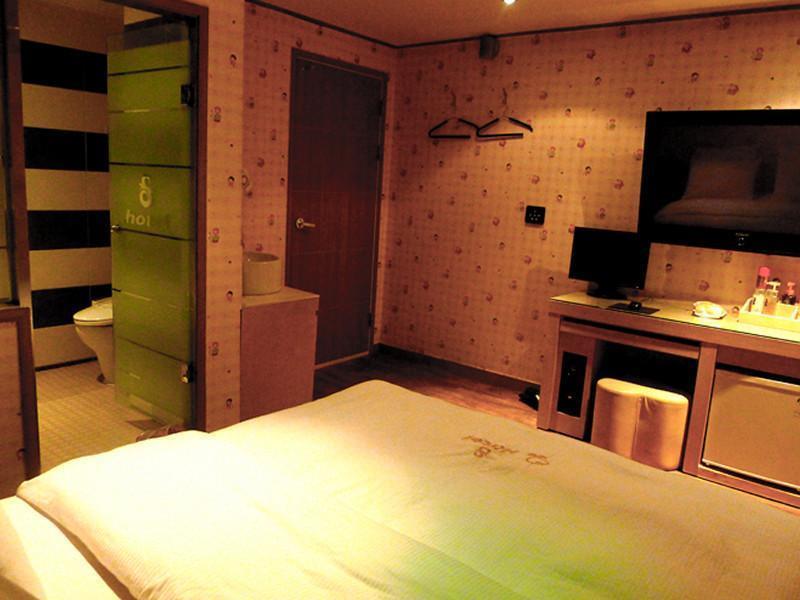 S Shinchon Motel 3*