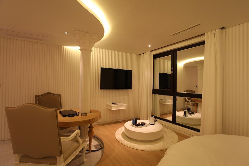 Cullinan Wangsimni Seoul