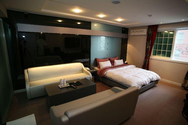 Amourex 3*