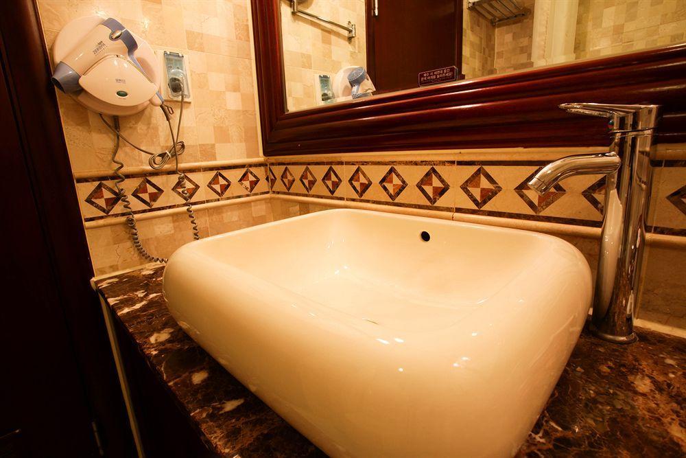 La Mir Hotel 3*