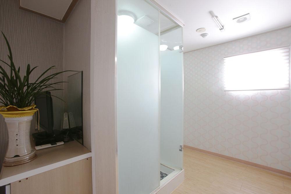 K-Pop Residence Myeongdong 1 2*
