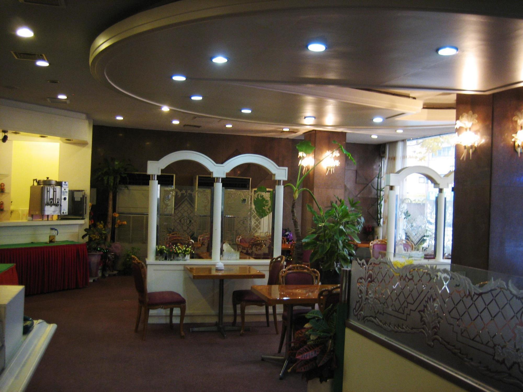 Brown Hotel 2*