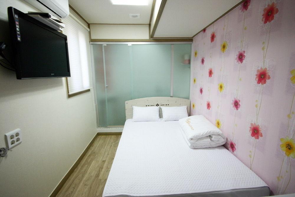 Tomo Rumah tetamu 2*