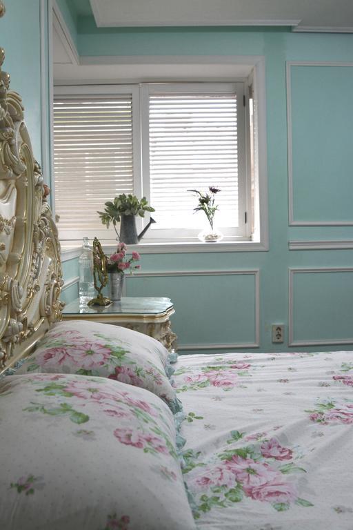 Guest house Hongdae Victorian Seoul