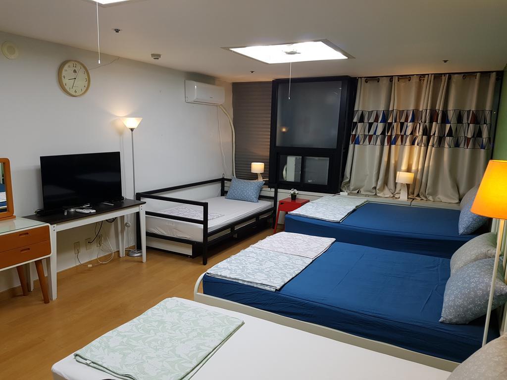 Hong Hongdae Guest house *