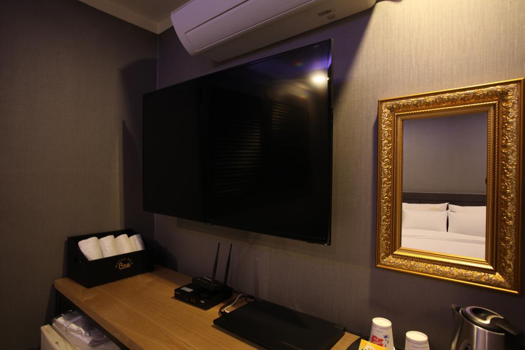 Ben Hotel *
