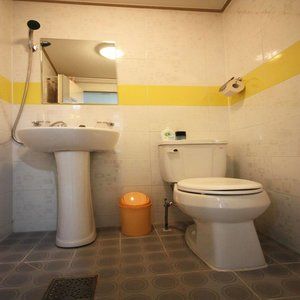 K-pop Station Guest house 2*