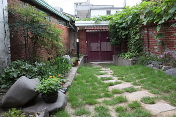Hans House Hotel