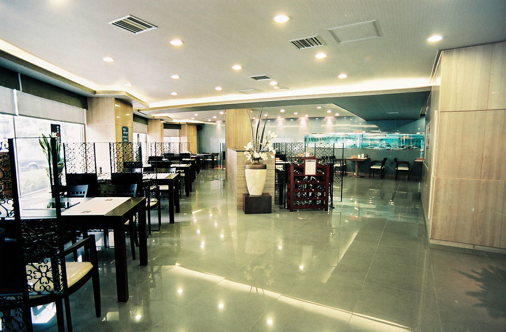 Airport Hotel