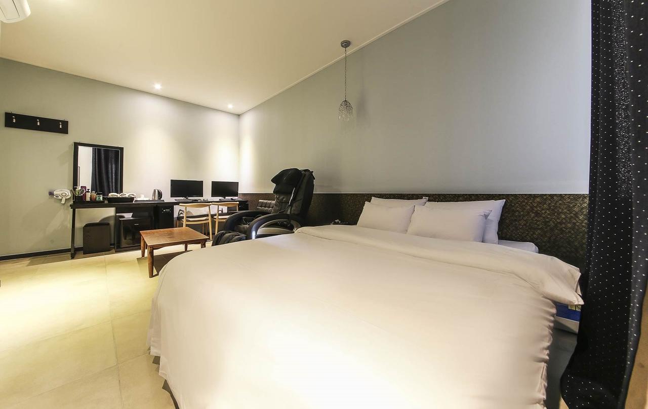 Hotel Western River Gangseo 3*