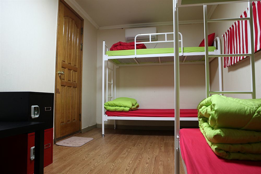 Hostel Zzzip In Hongdae