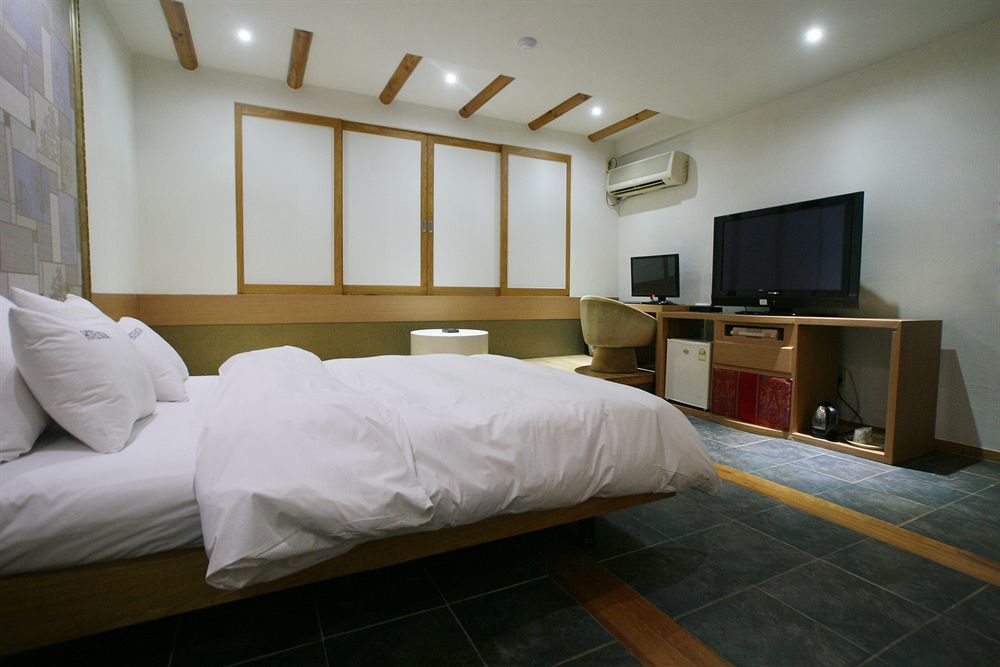Hotel Leaders