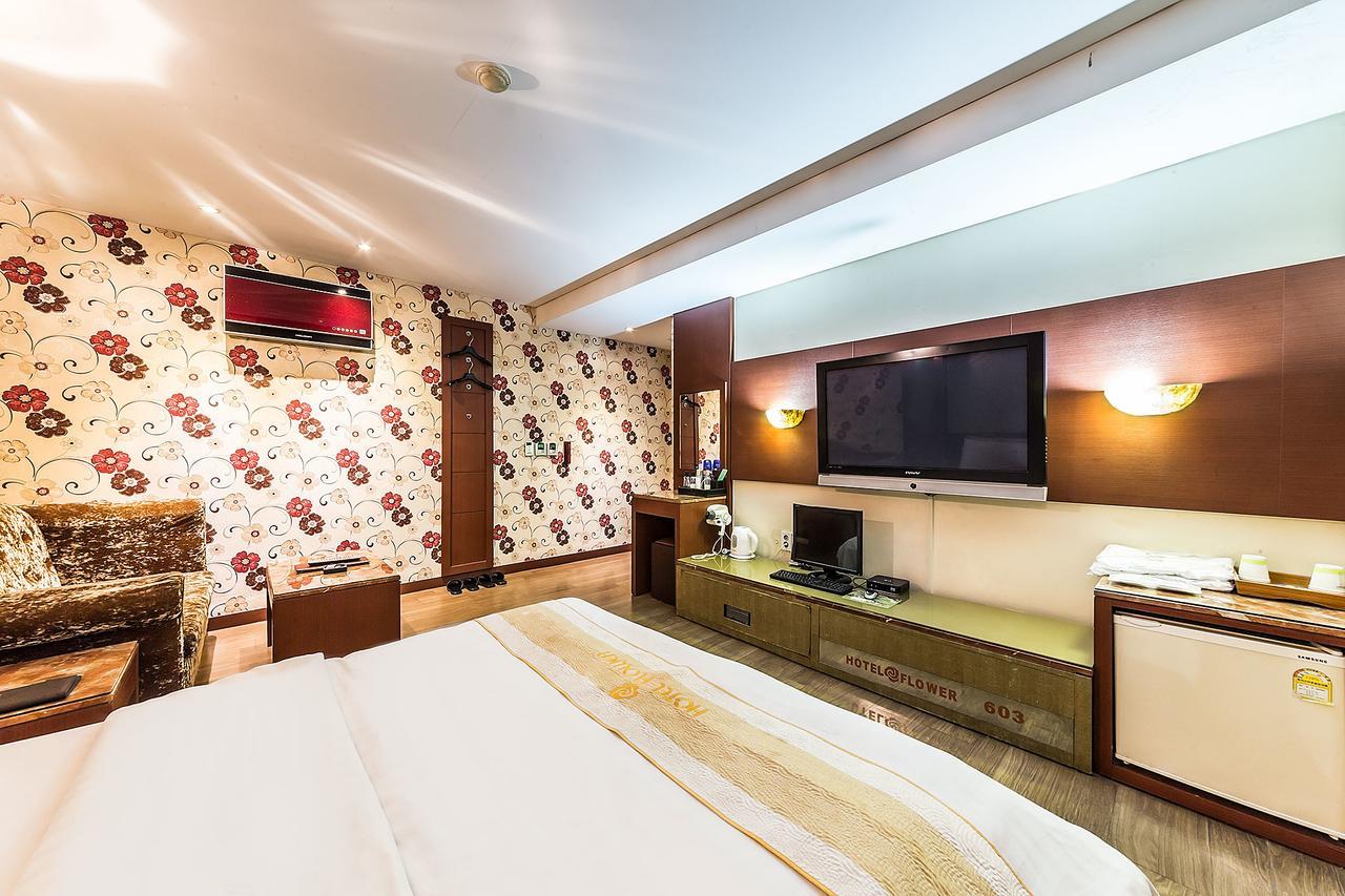 Flower Hotel
