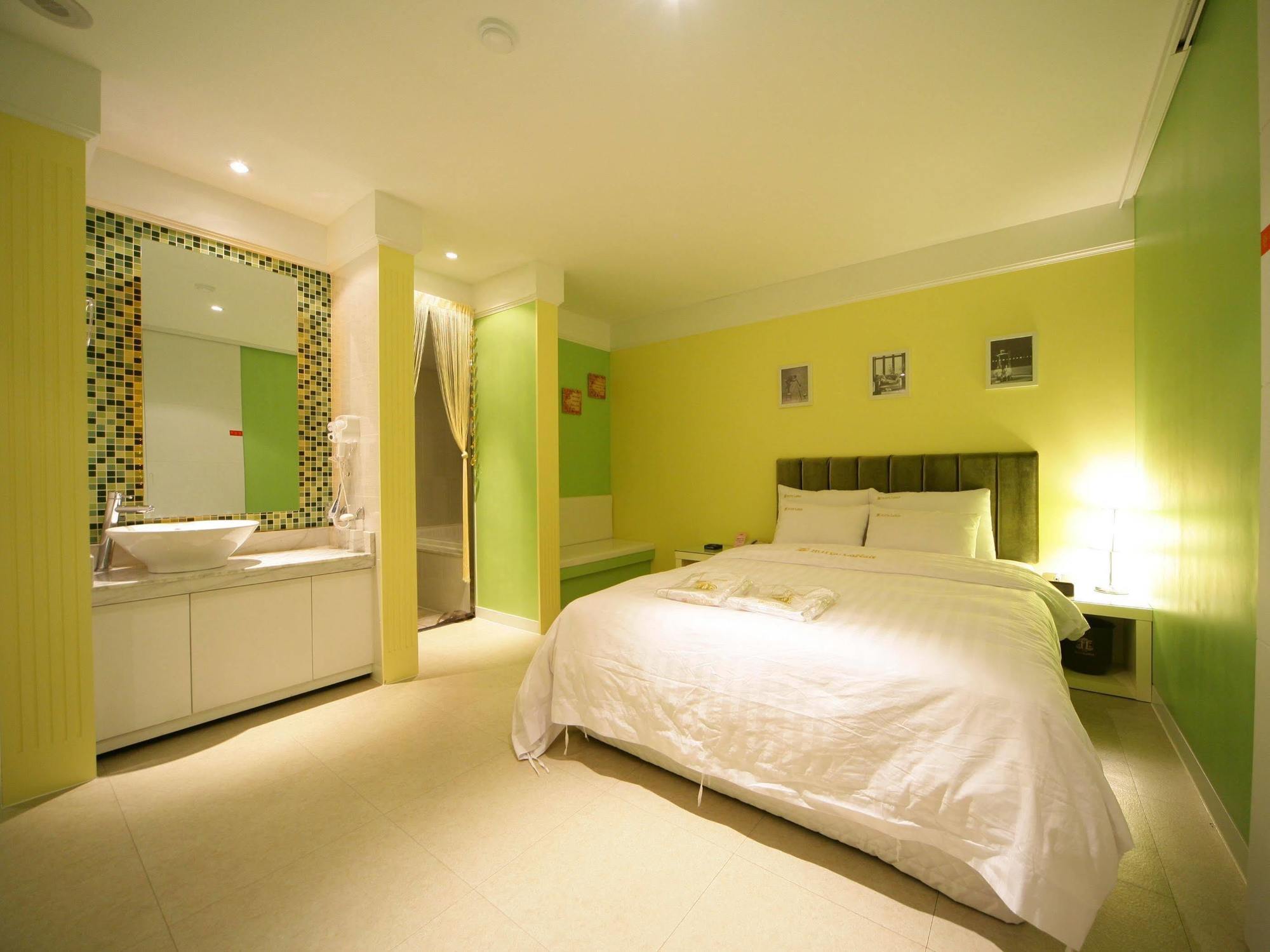 La Nuit Hotel 3*