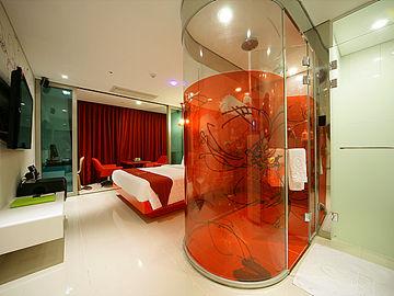R Hotel