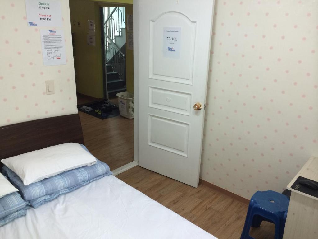 Chingu Hongdae Apartment *