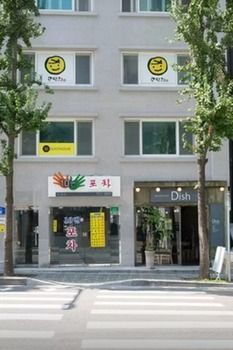 10 - Hotel