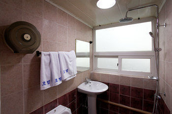 Gonggam Shinchon Hotel *