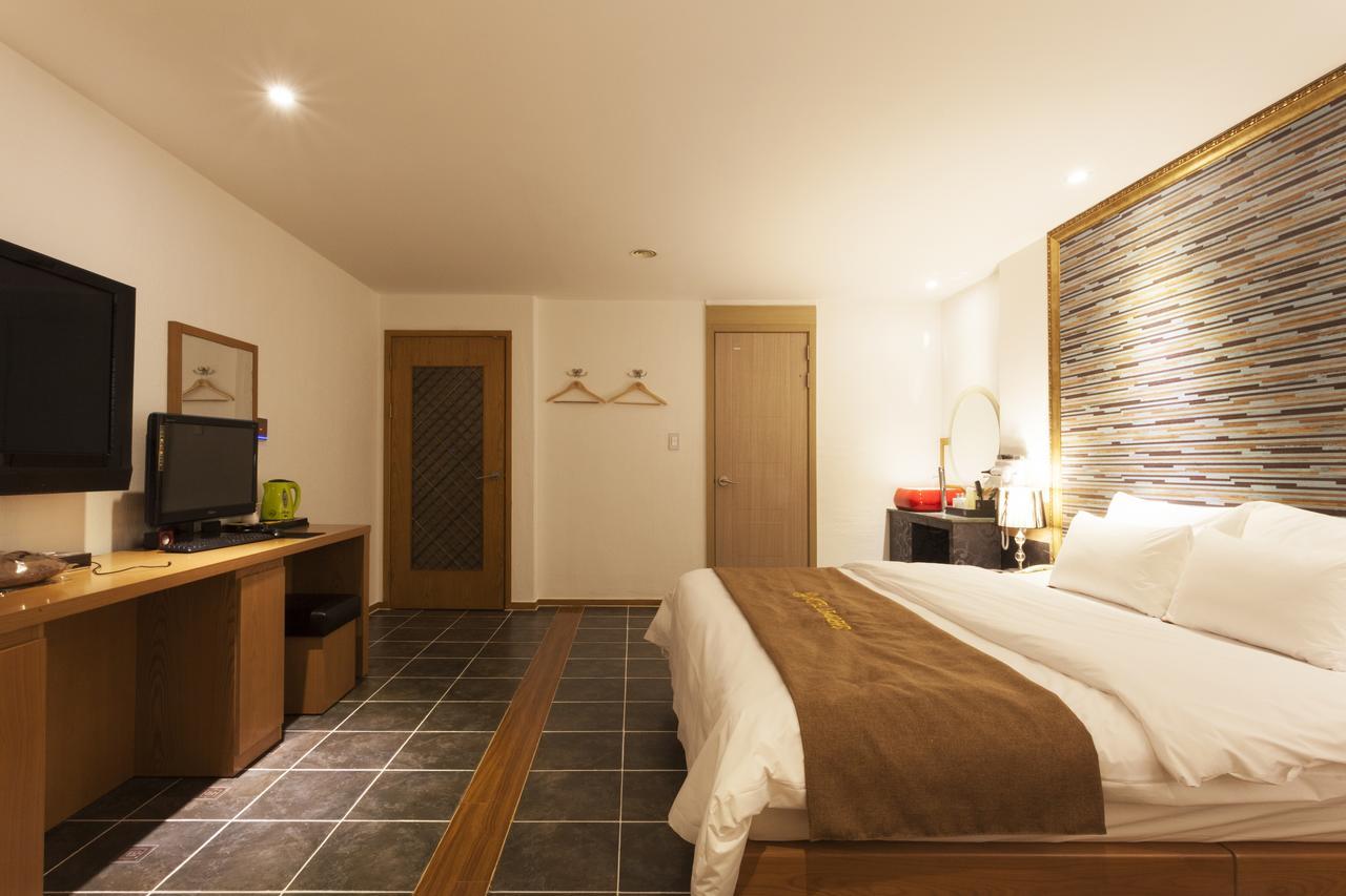 Leaders Hotel 2*