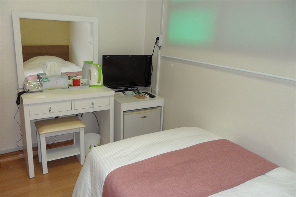 Hotel Green Tel *