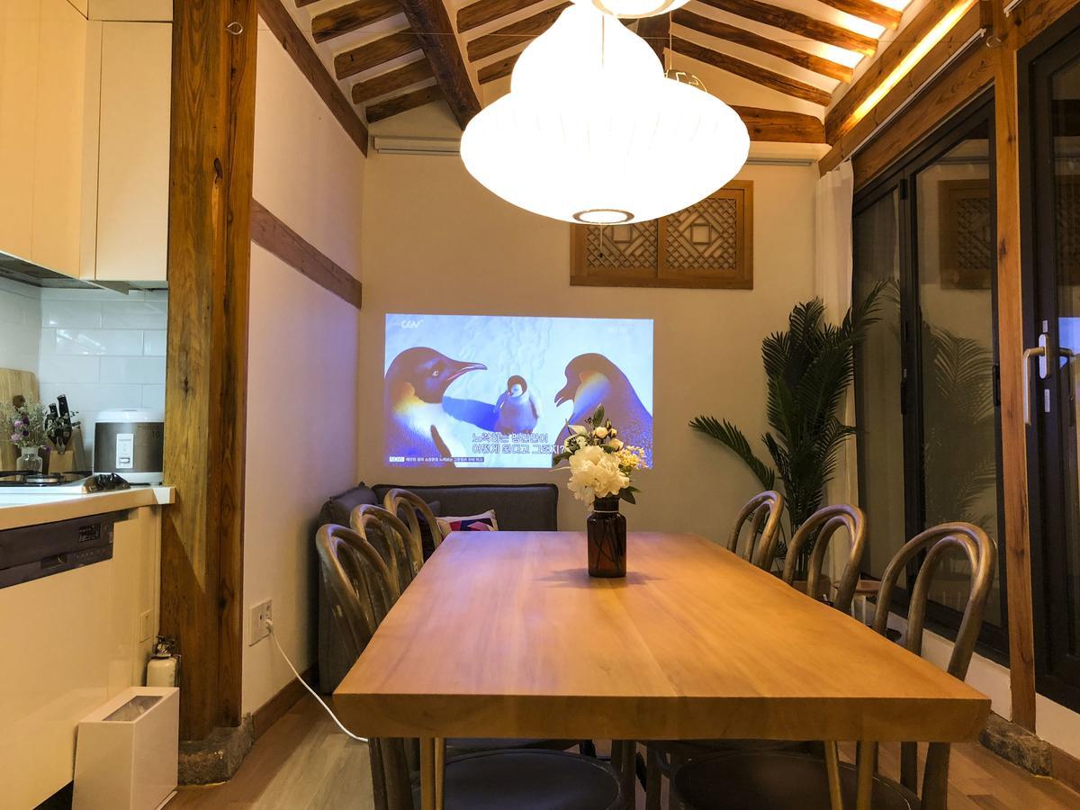 Jay Hanok ㅡ 3br 3bath ㅡ 8min From Anguk Stn Seoul