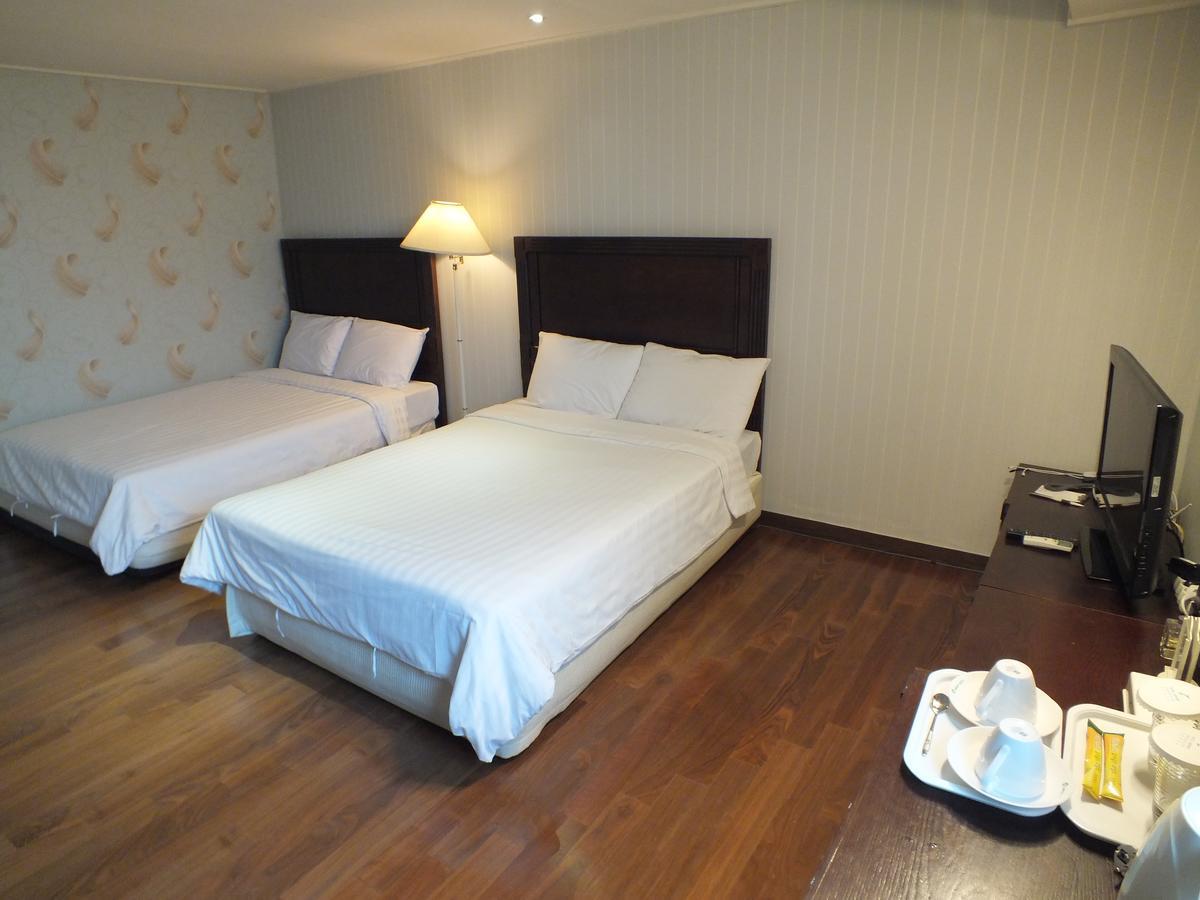 Airport Hotel