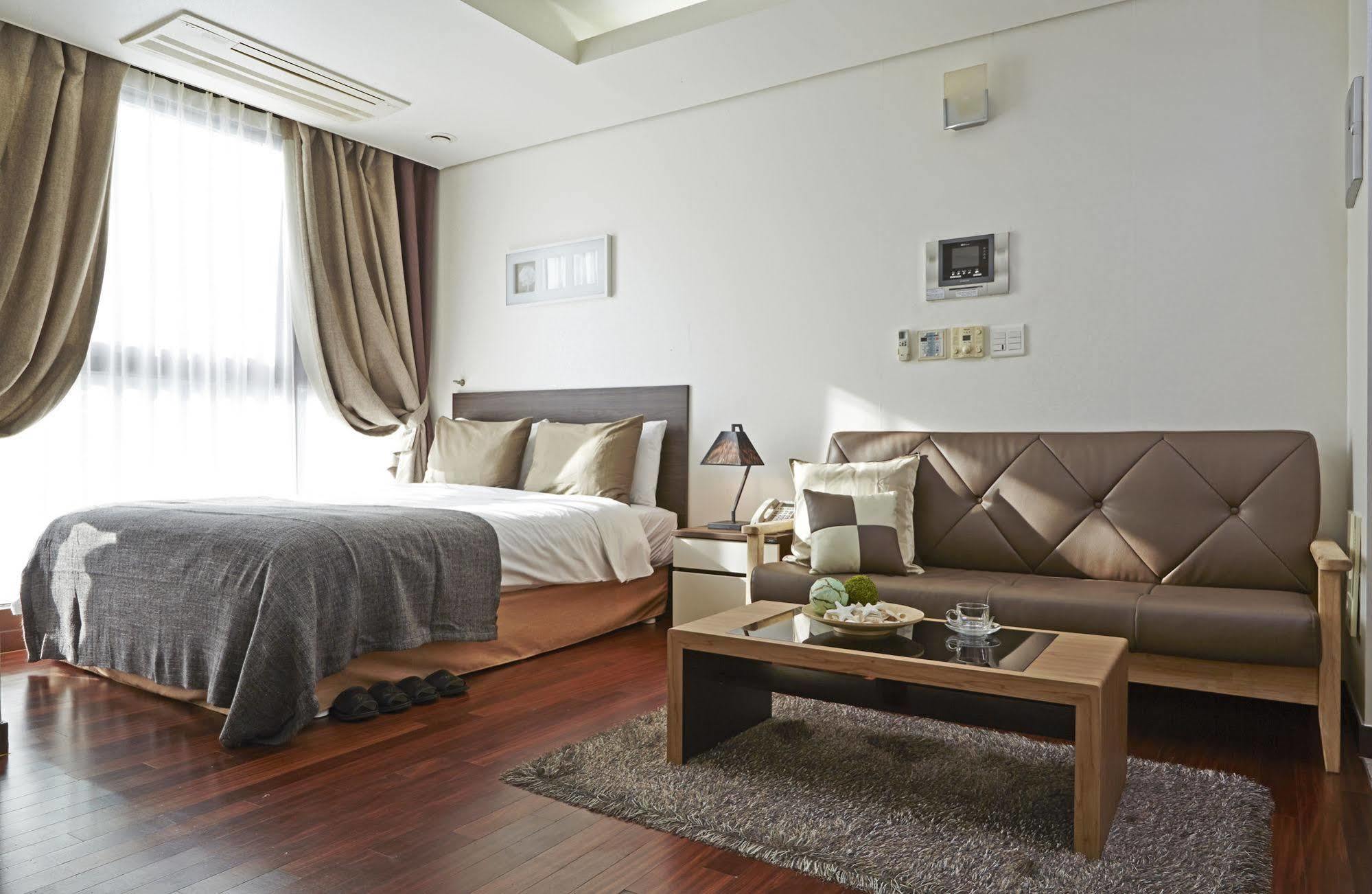 Brown 3* Seoul