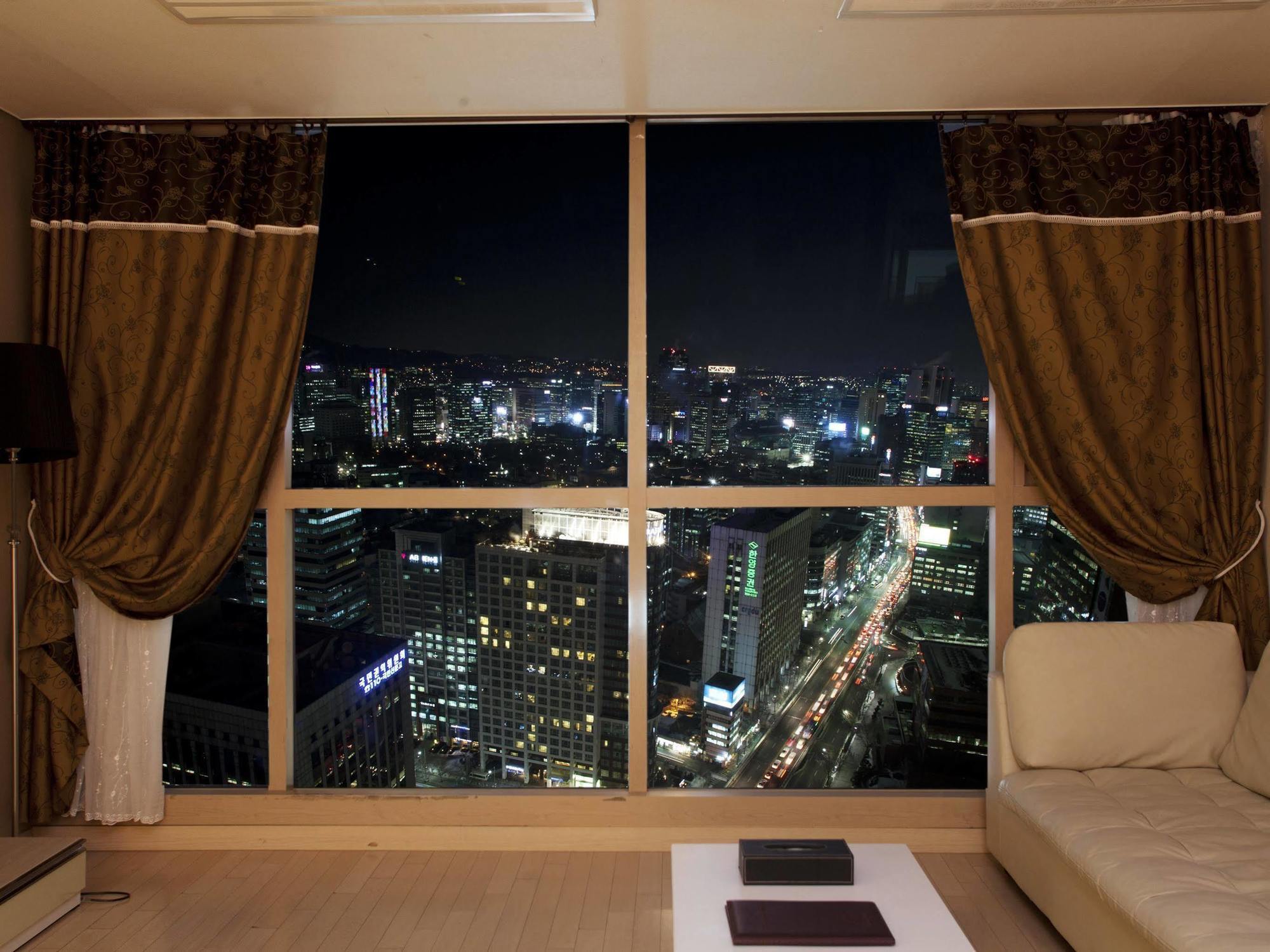 Brown 3* Seul