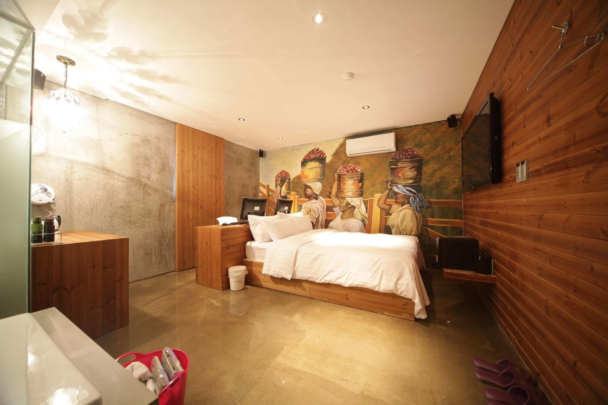 Hotel Pop1