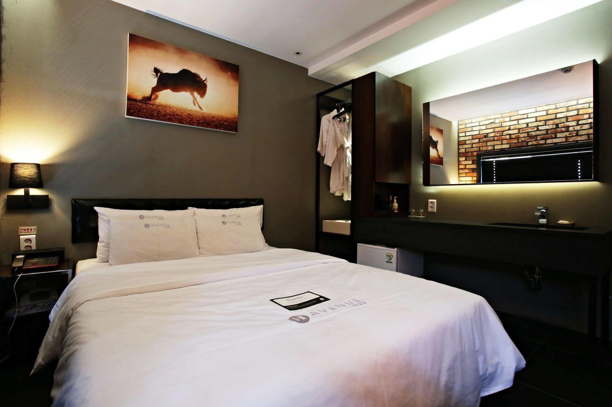 H Avenue Gangnam Yeoksam 3*