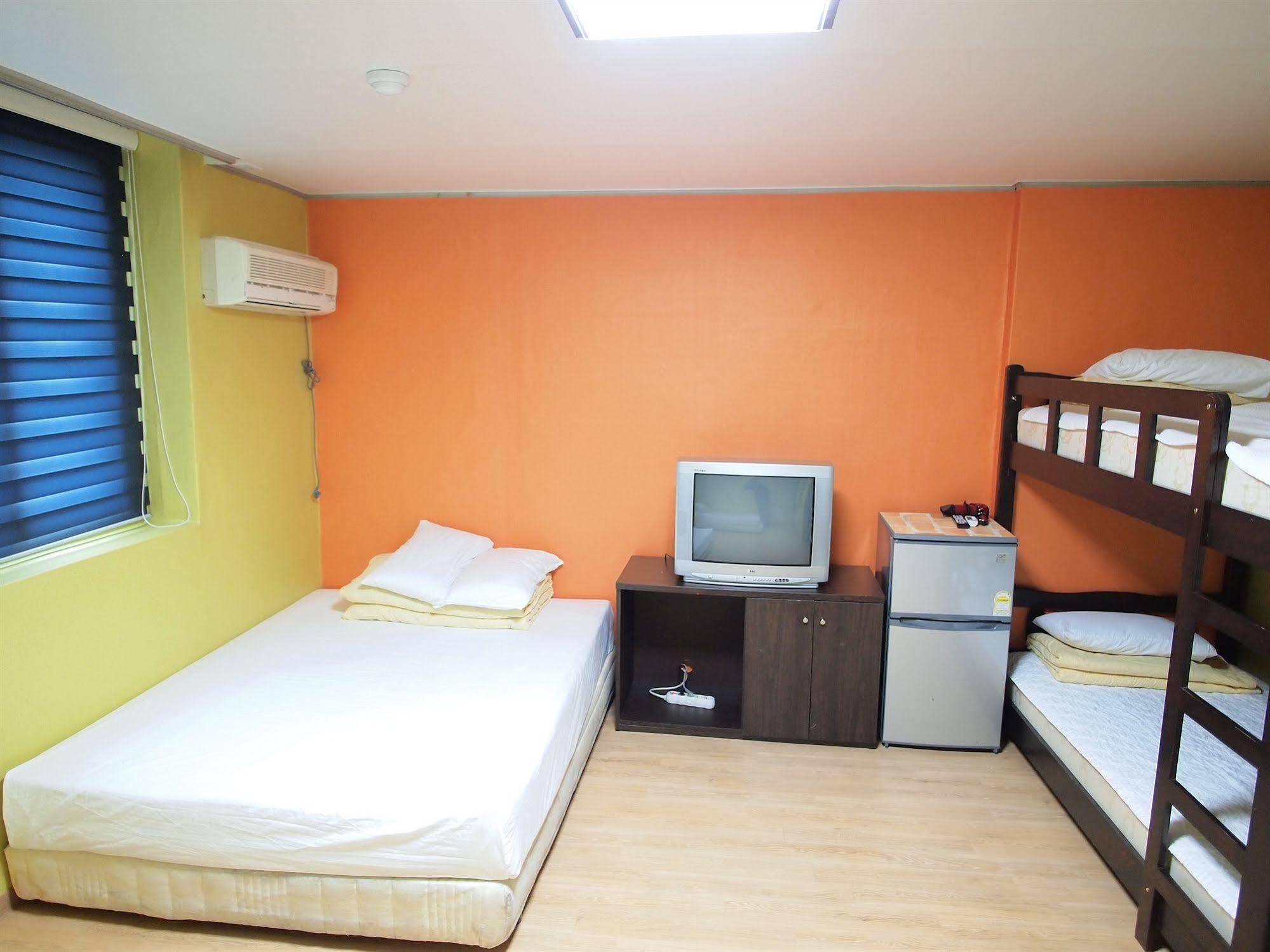 Shinchon Hostel