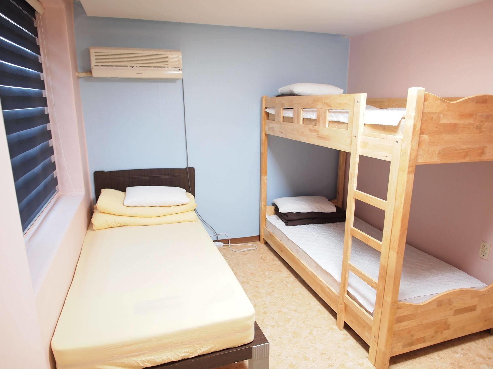 Hostel Shinchon