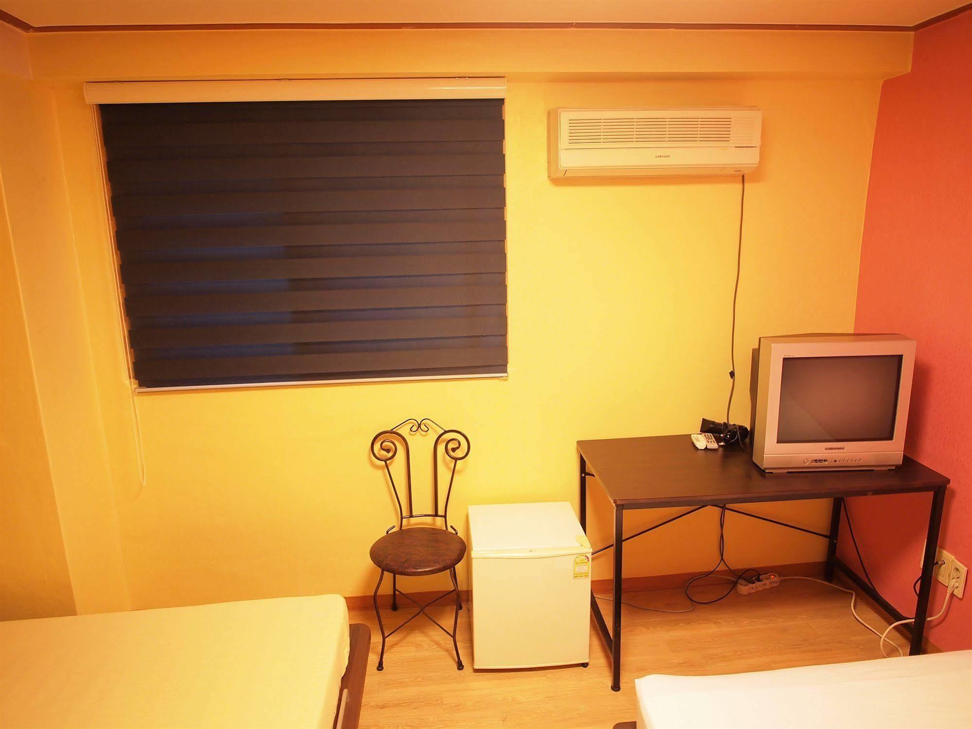 Shinchon Hostel